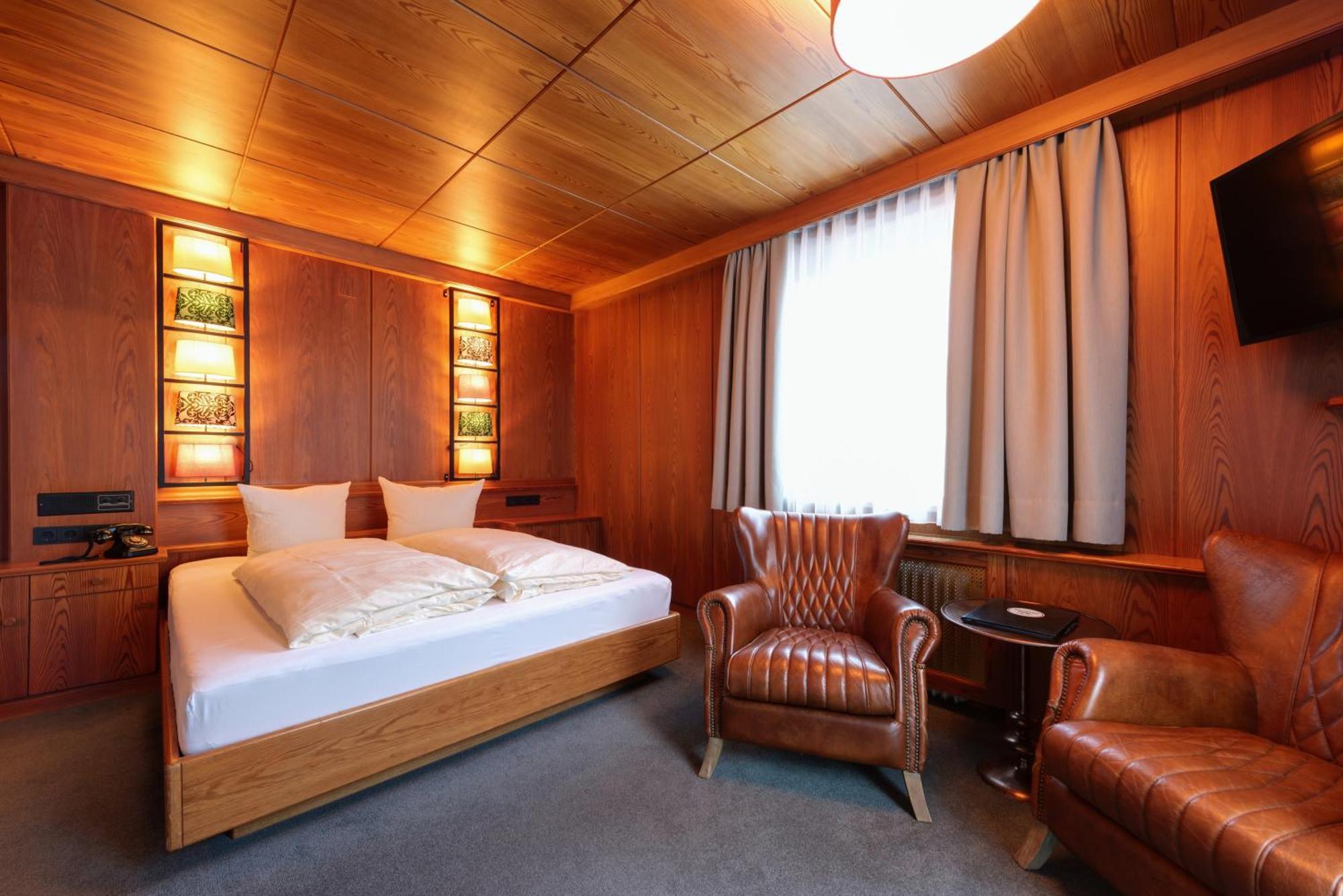 Hotel Pension Kirchplatz Sankt Anton am Arlberg Rum bild