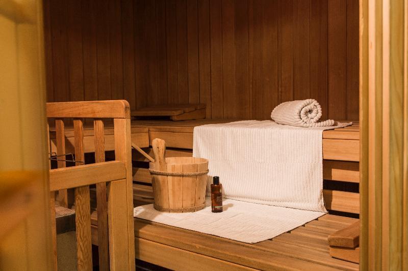 Hotel Pension Kirchplatz Sankt Anton am Arlberg Exteriör bild